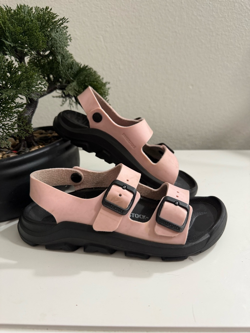 Birkenstock Kids Pink and Black Double-Buckle Sport Sandals
